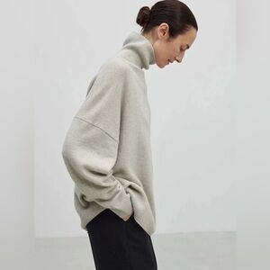 Skall Studio Dello cashmere turtleneck in soft gray